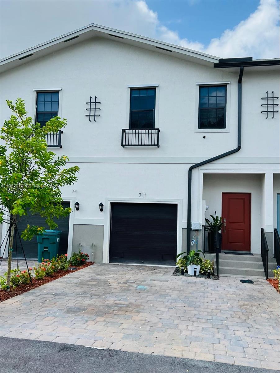 711 SW 11th St Florida City, FL 33034