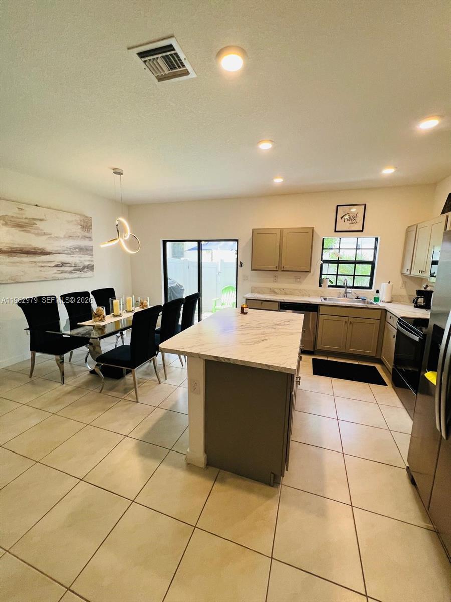 711 SW 11th St Florida City, FL 33034