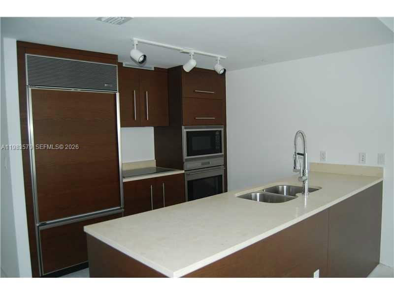 image Icon Brickell I1