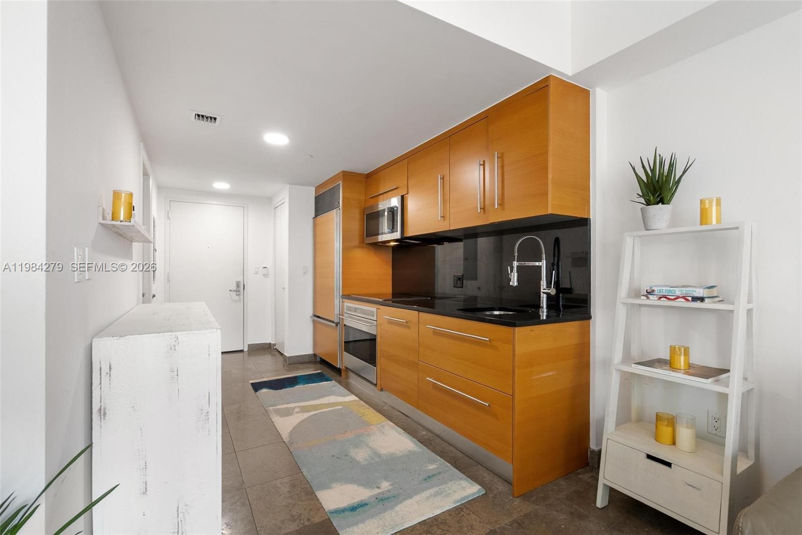 465 Brickell Ave #2604 Miami, FL 33131