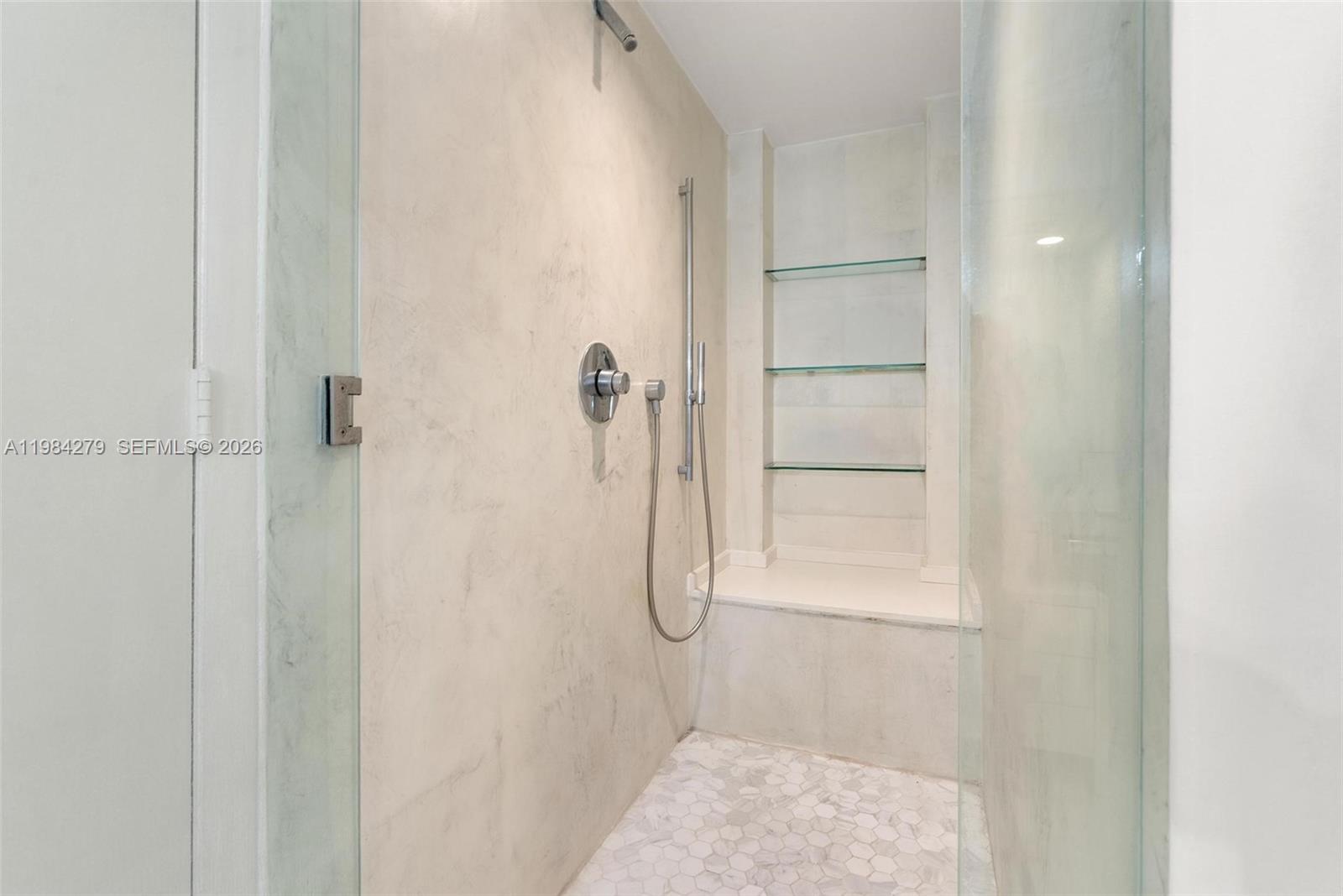 465 Brickell Ave #2604 Miami, FL 33131