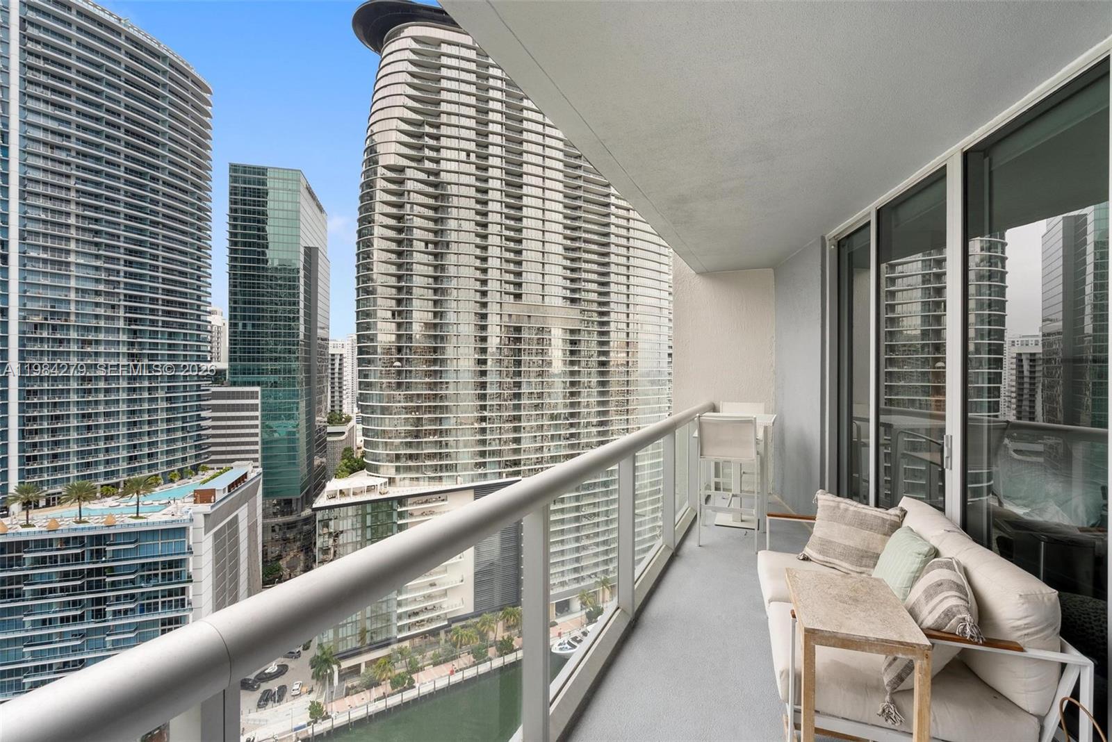 465 Brickell Ave #2604 Miami, FL 33131