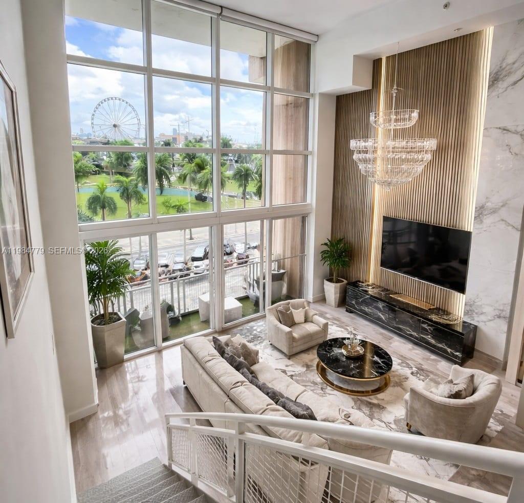 253 NE 2nd St #433 Miami, FL 33132