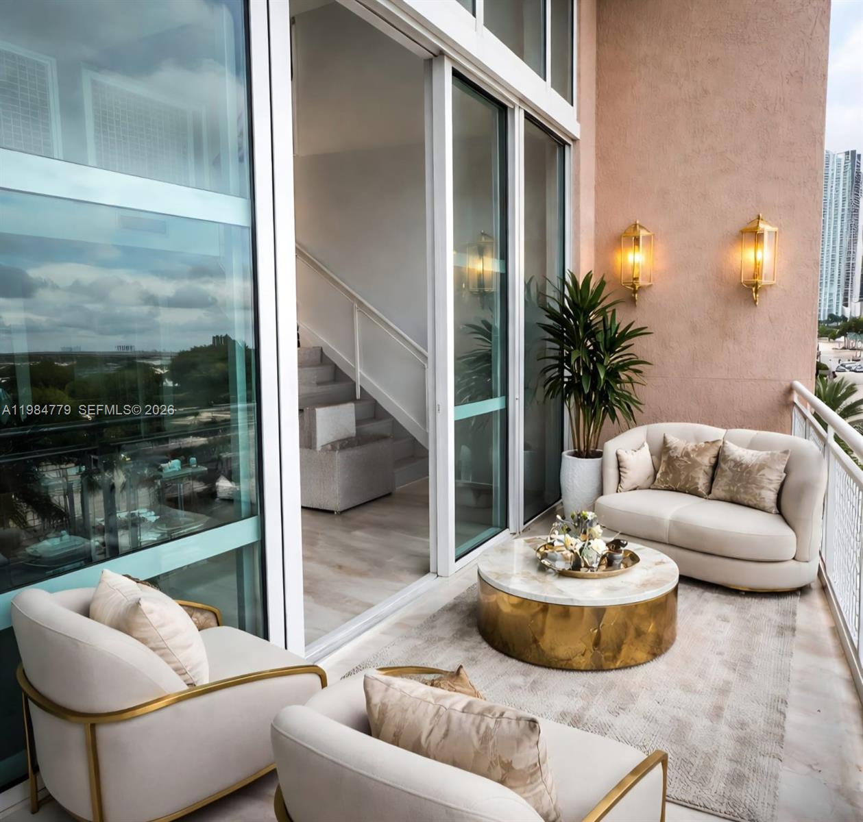 253 NE 2nd St #433 Miami, FL 33132