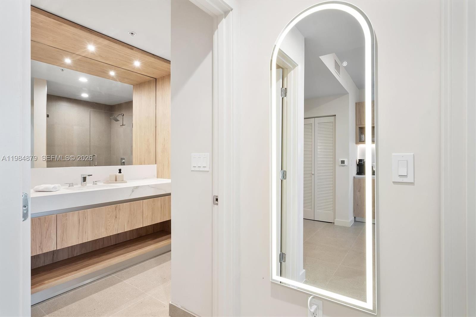 11 NE 6th St #1805 Miami, FL 33132