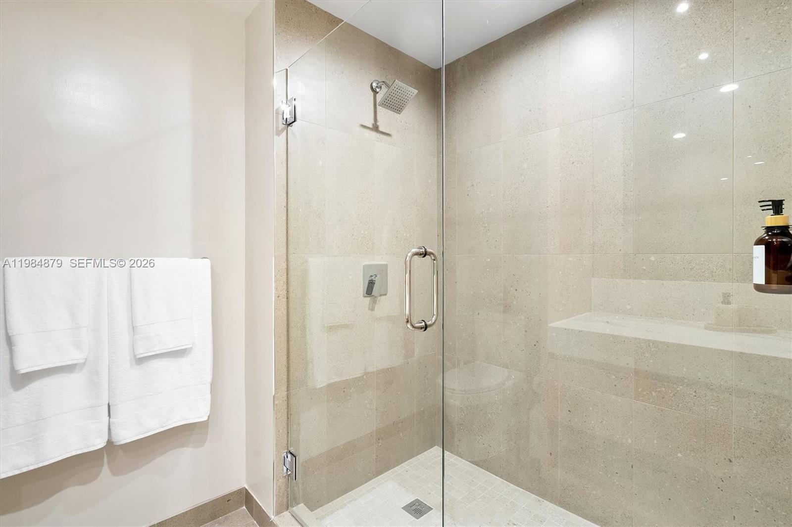 11 NE 6th St #1805 Miami, FL 33132