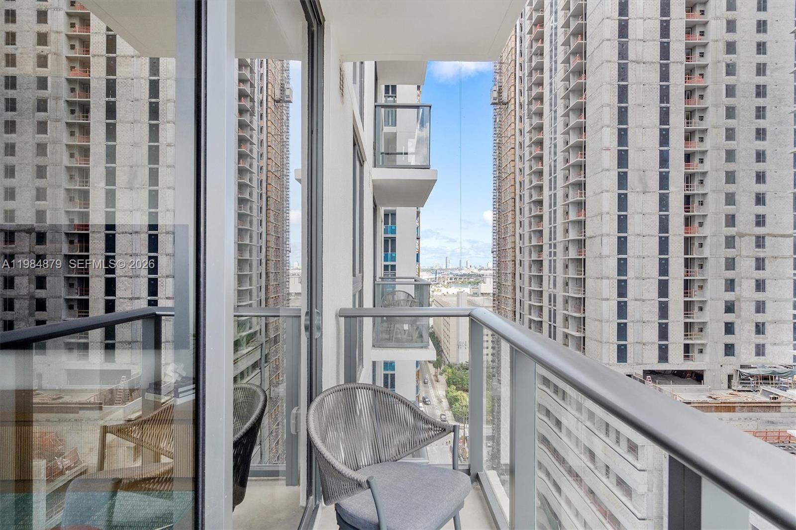 11 NE 6th St #1805 Miami, FL 33132