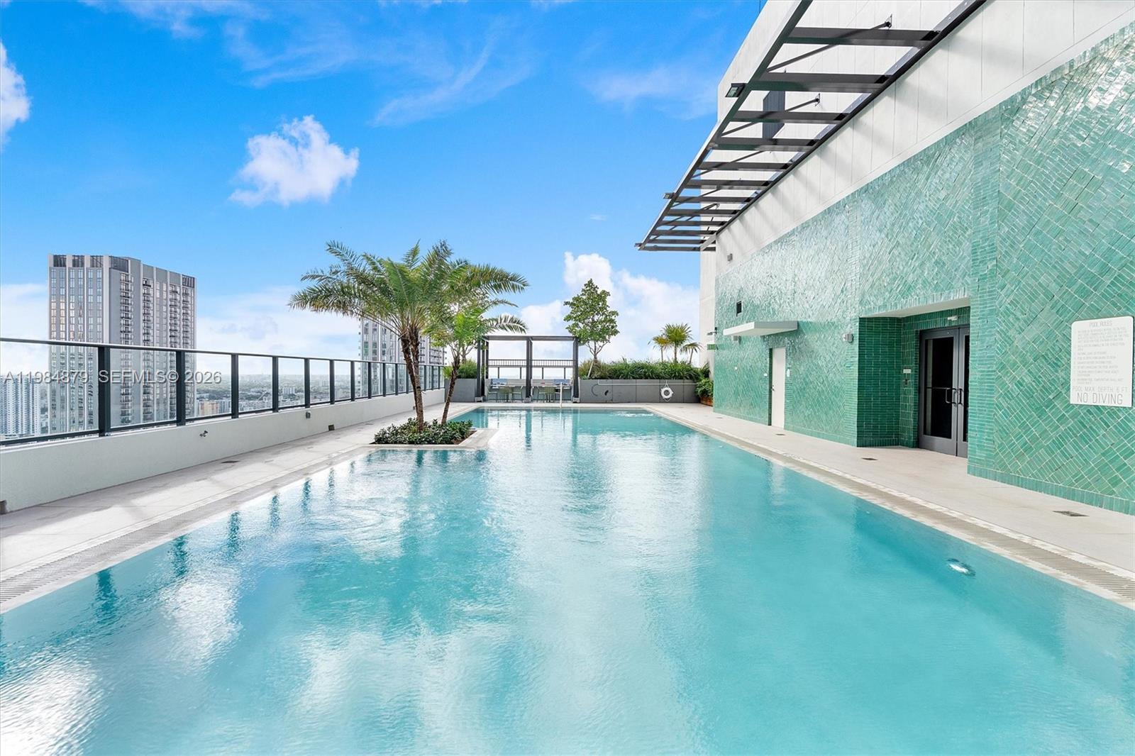 11 NE 6th St #1805 Miami, FL 33132