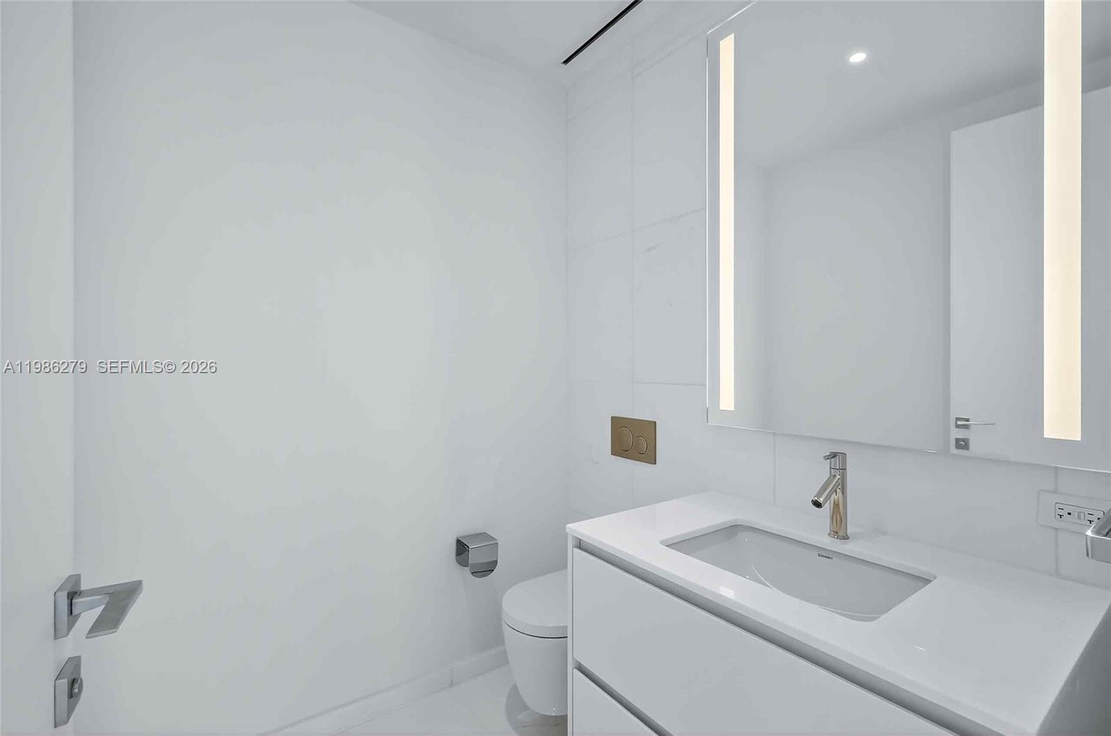 300 Biscayne Blvd Way #4901E Miami, FL 33131