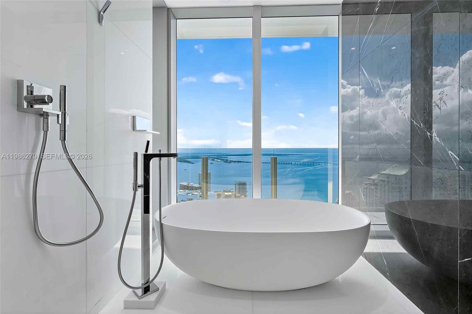 300 Biscayne Blvd Way #4901E Miami, FL 33131