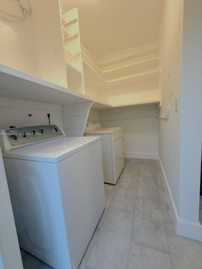 6339 SW 32nd St Miami, FL 33155