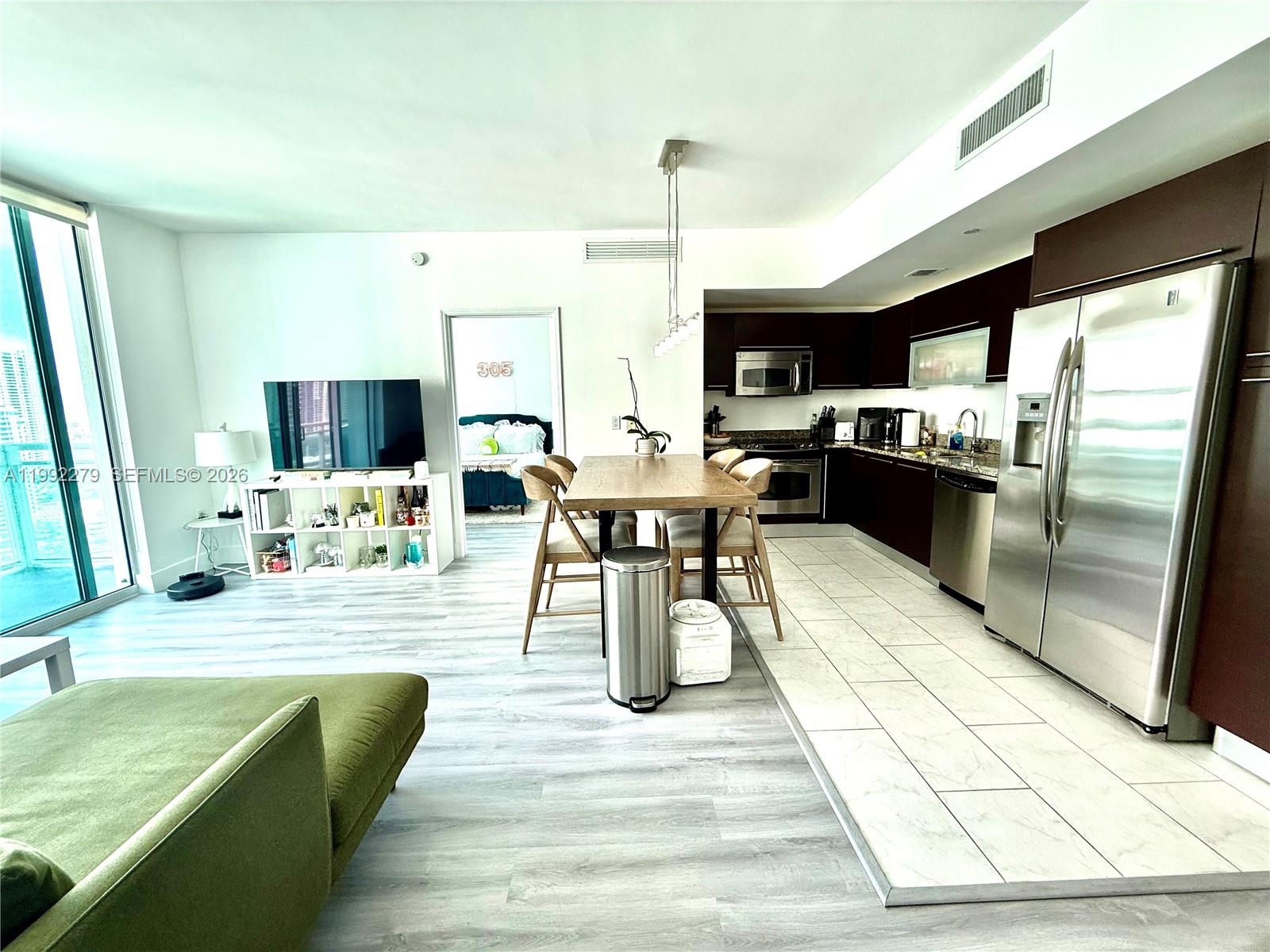 950 Brickell Bay Dr #2706