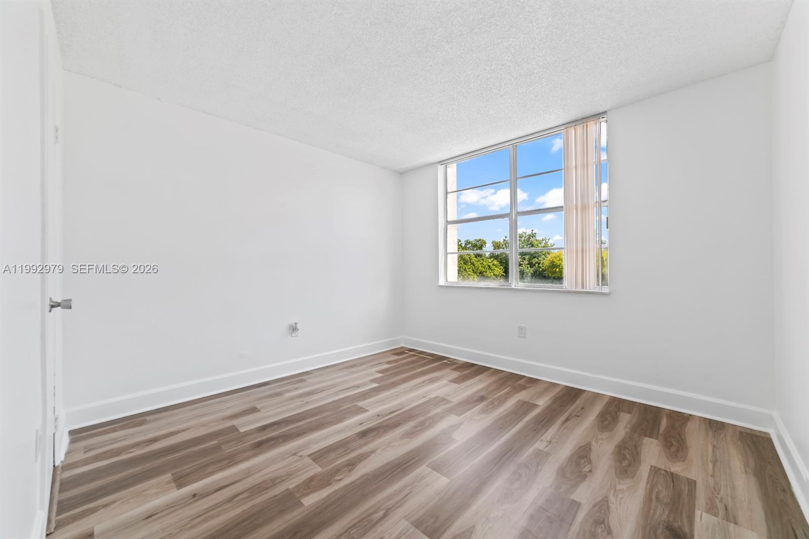 498 NW 165th St Rd #D-201 Miami, FL 33169