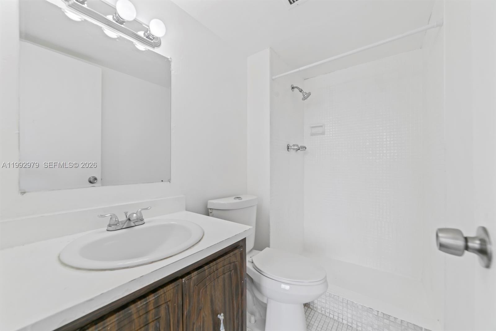 498 NW 165th St Rd #D-201 Miami, FL 33169