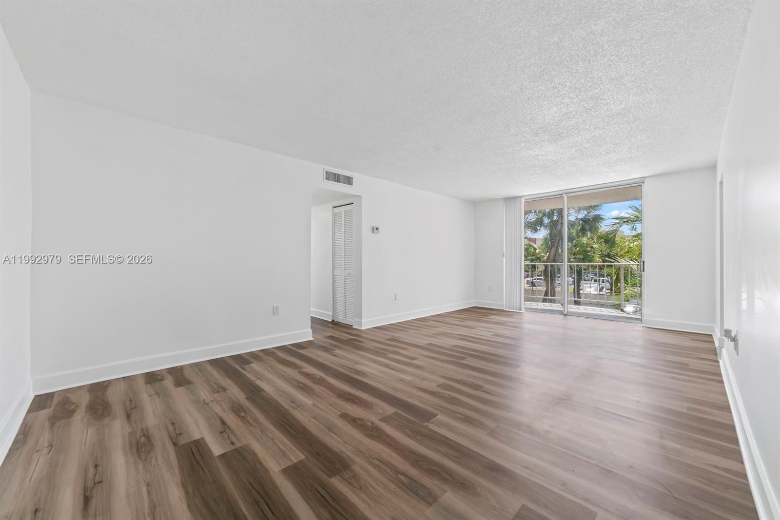 498 NW 165th St Rd #D-201 Miami, FL 33169