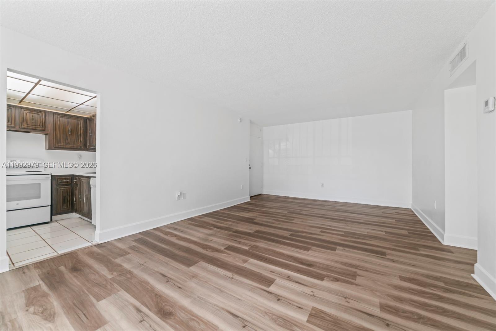 498 NW 165th St Rd #D-201 Miami, FL 33169