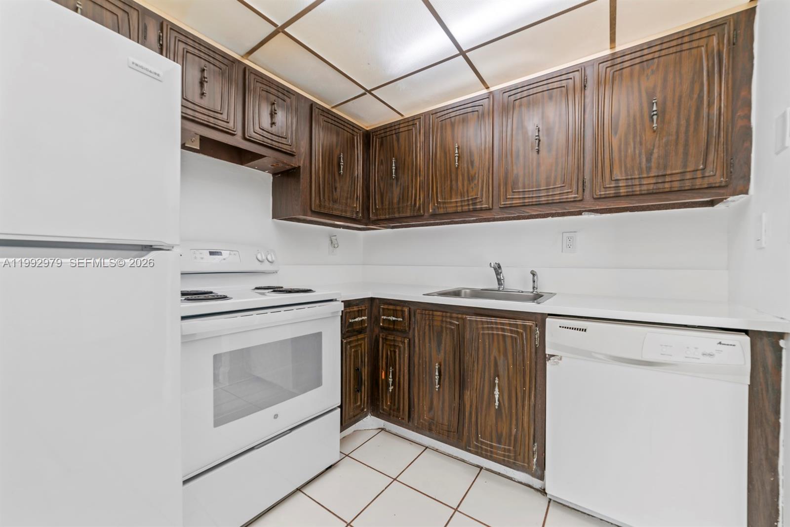 498 NW 165th St Rd #D-201 Miami, FL 33169