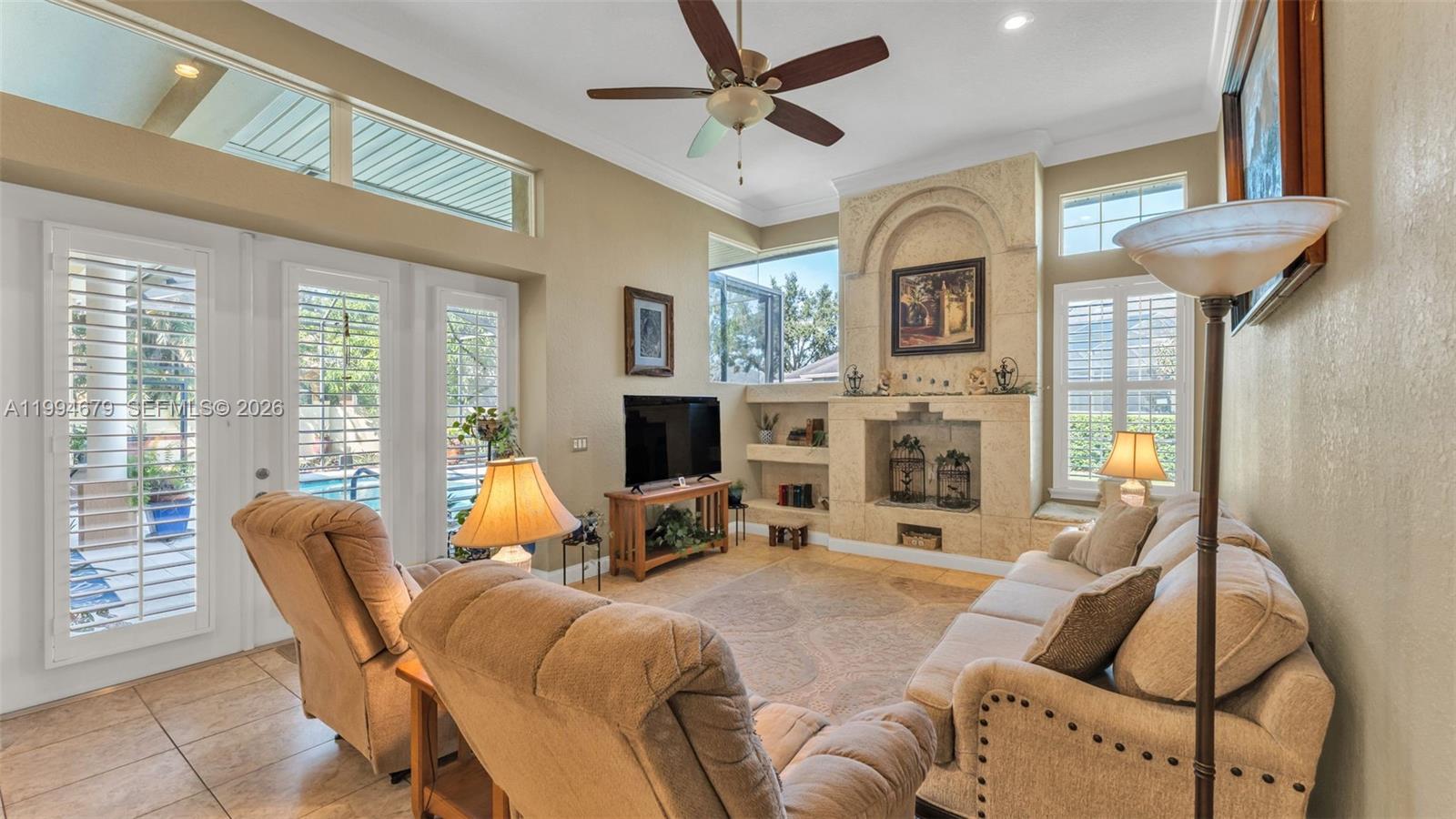 237 Mclean Pt Winter Haven, FL 33884