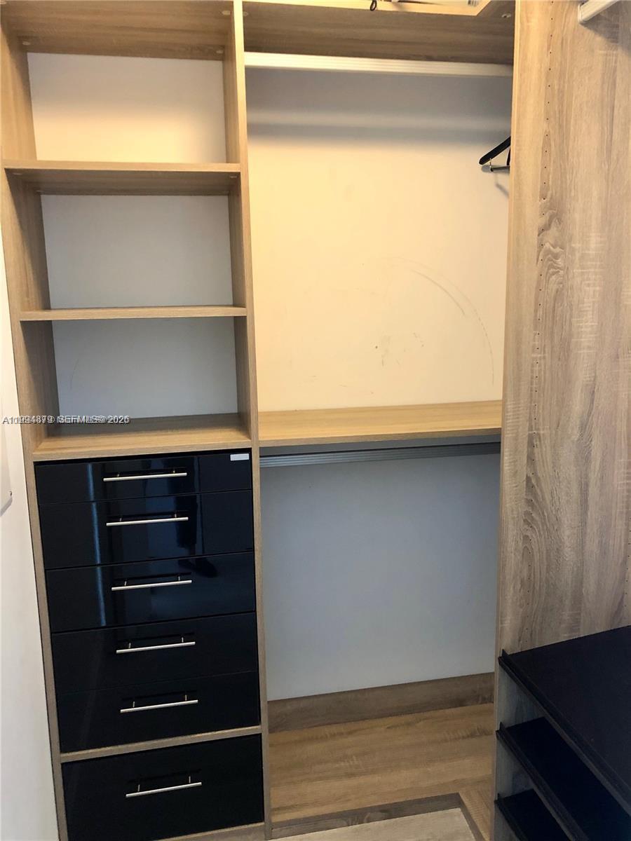 45 SW 9th St #2004 Miami, FL 33130