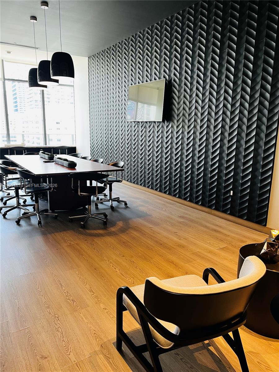 45 SW 9th St #2004 Miami, FL 33130