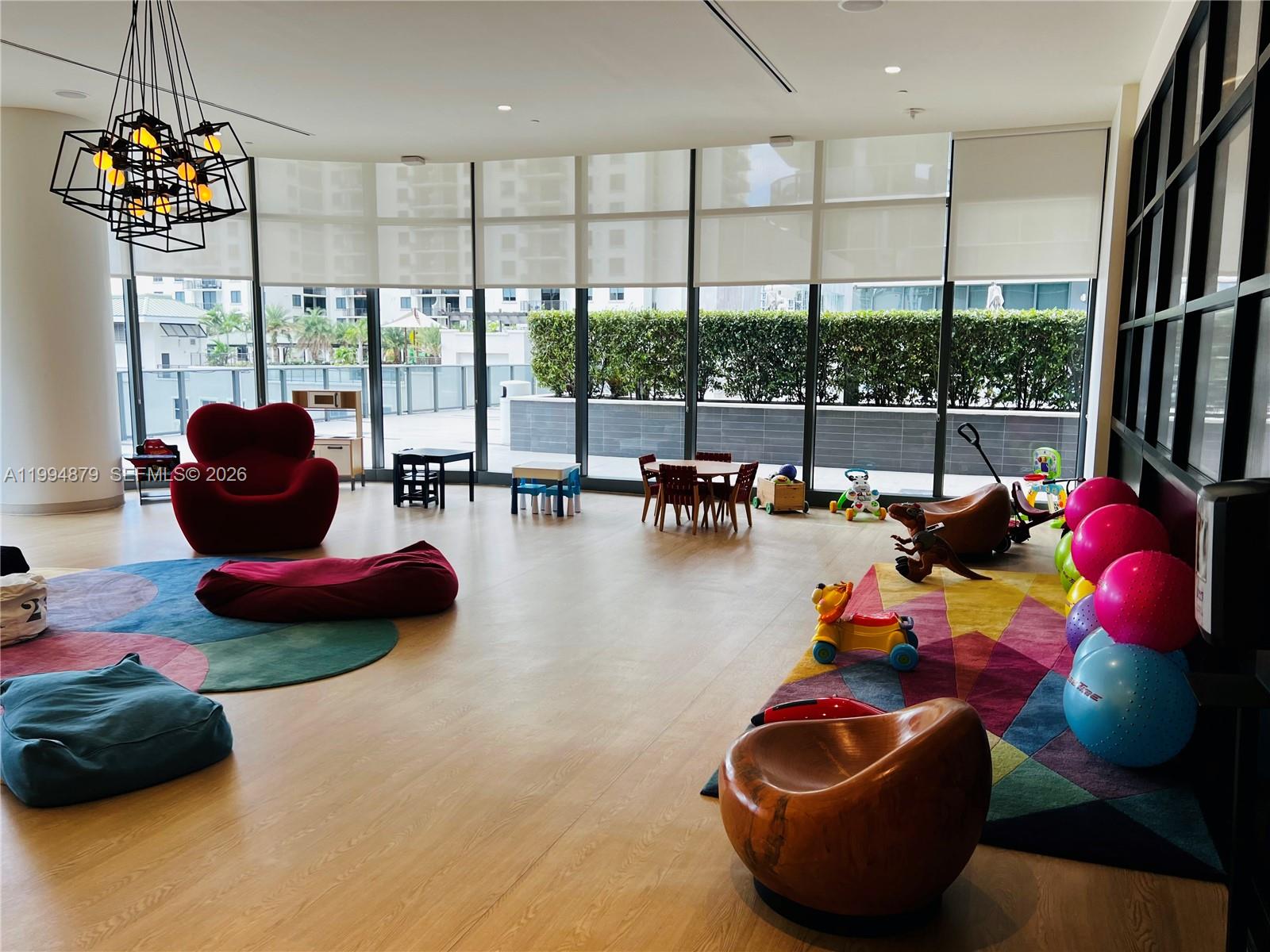 45 SW 9th St #2004 Miami, FL 33130