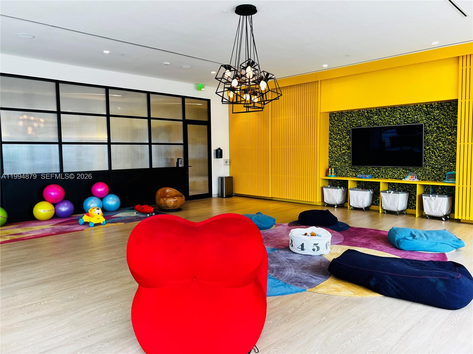 45 SW 9th St #2004 Miami, FL 33130