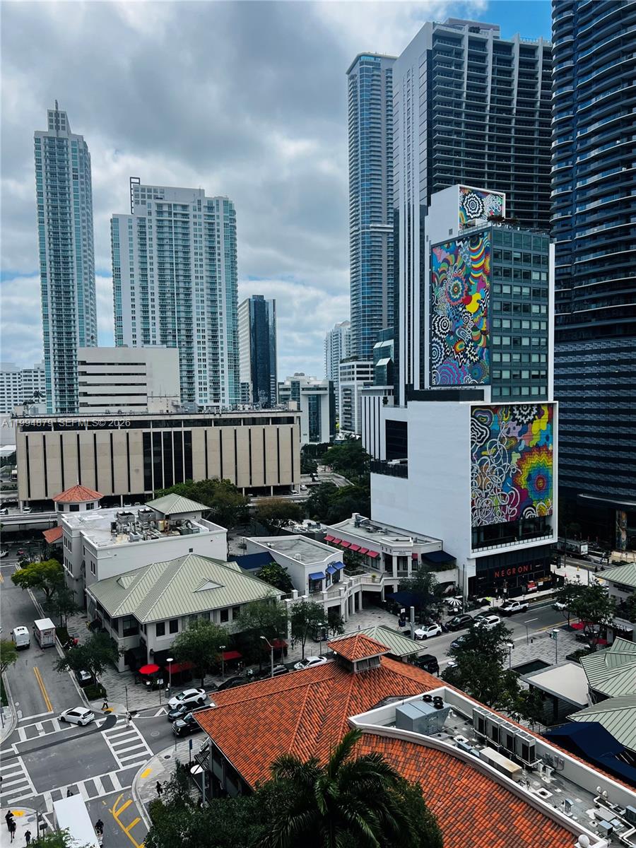 45 SW 9th St #2004 Miami, FL 33130