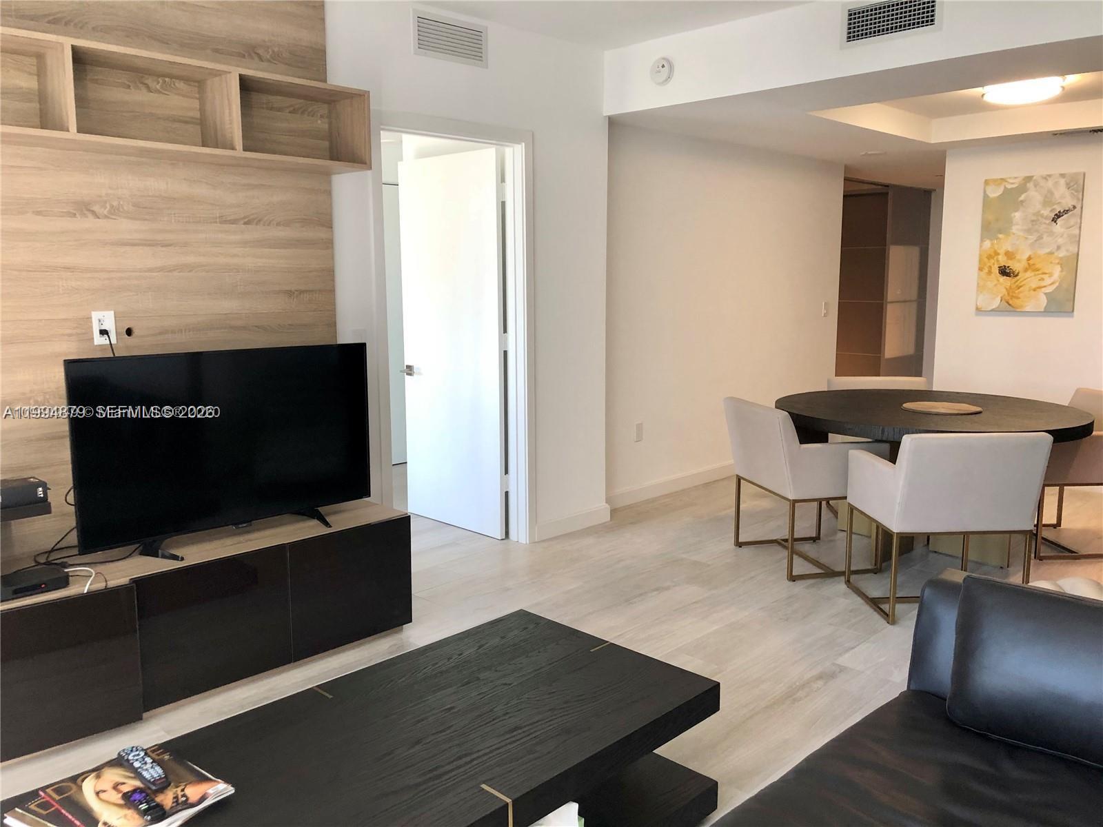 45 SW 9th St #2004 Miami, FL 33130