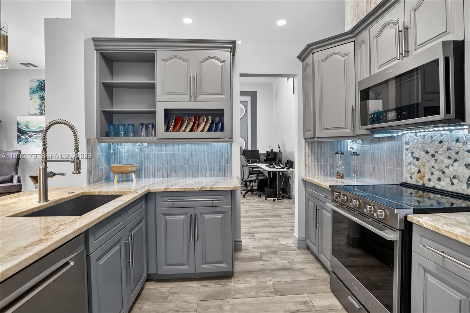 284 SW 180th Ave Pembroke Pines, FL 33029