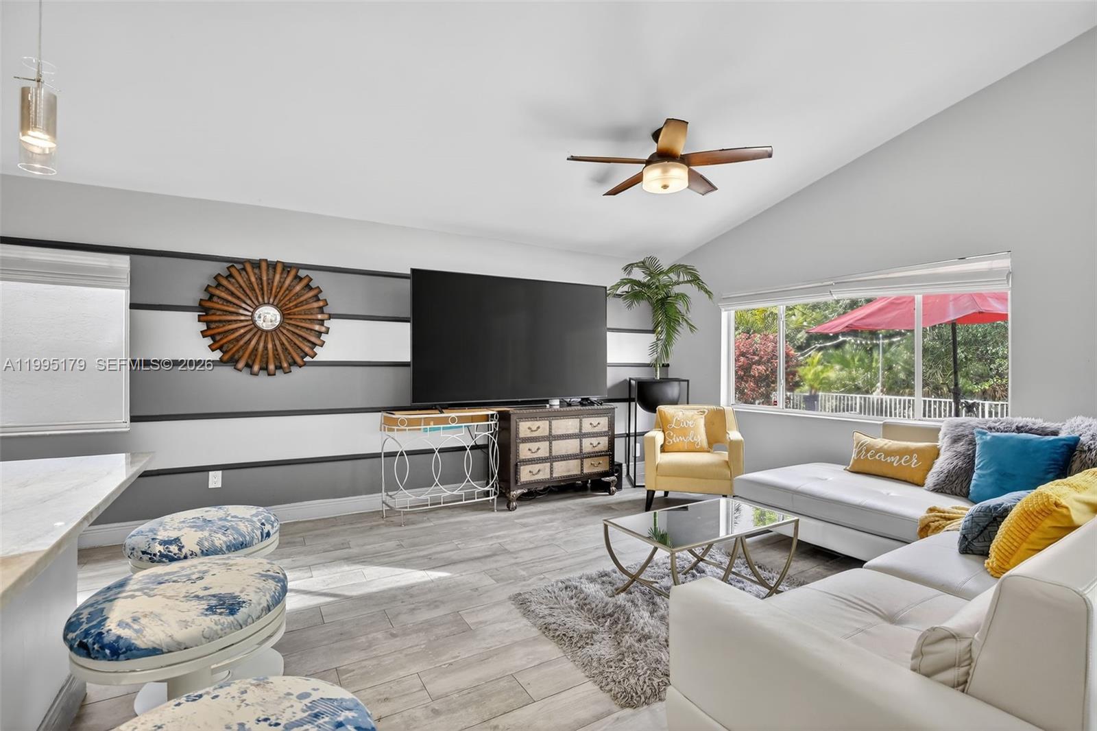 284 SW 180th Ave Pembroke Pines, FL 33029