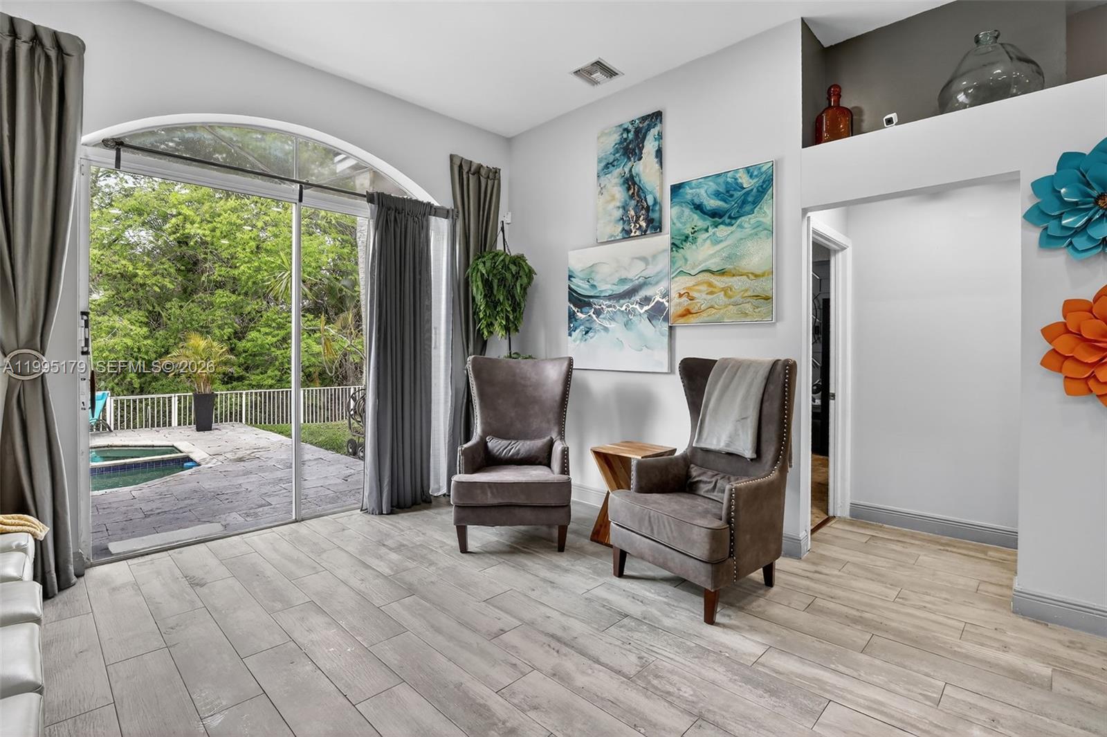 284 SW 180th Ave Pembroke Pines, FL 33029