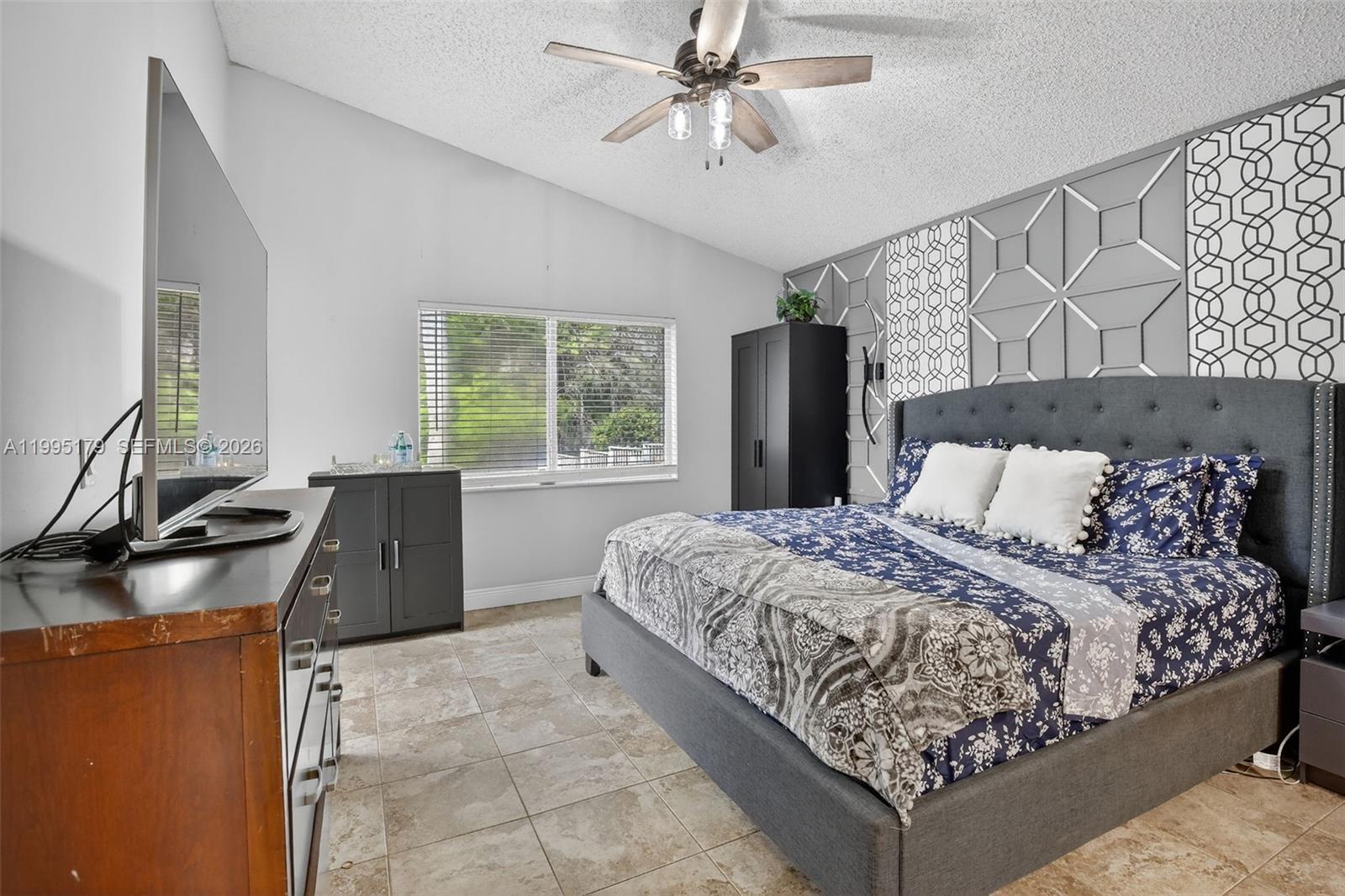 284 SW 180th Ave Pembroke Pines, FL 33029