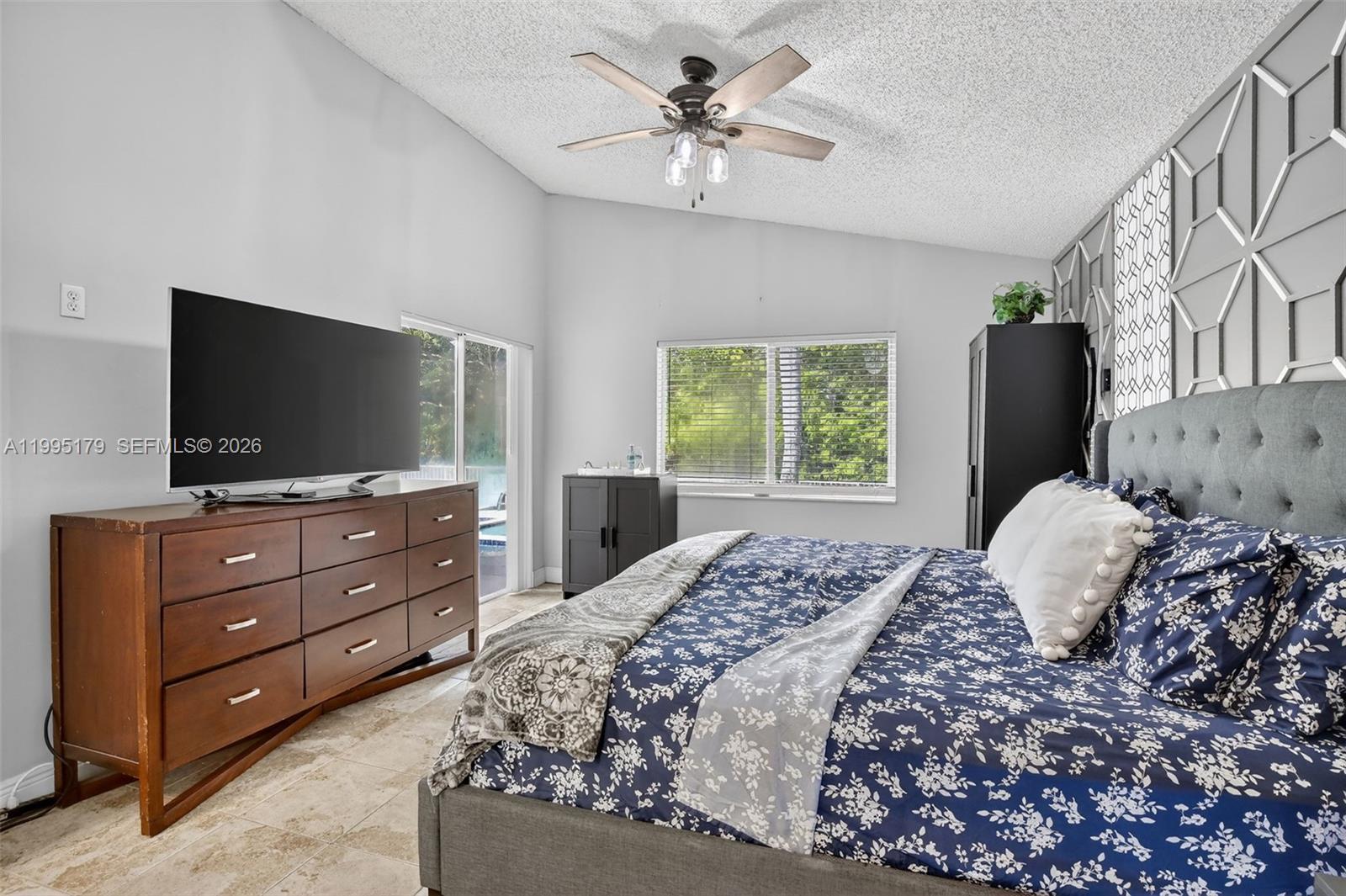 284 SW 180th Ave Pembroke Pines, FL 33029