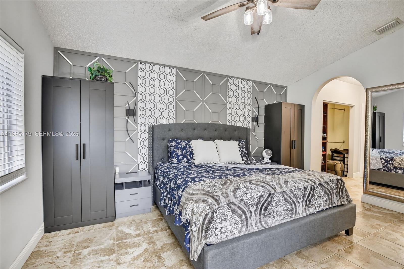 284 SW 180th Ave Pembroke Pines, FL 33029