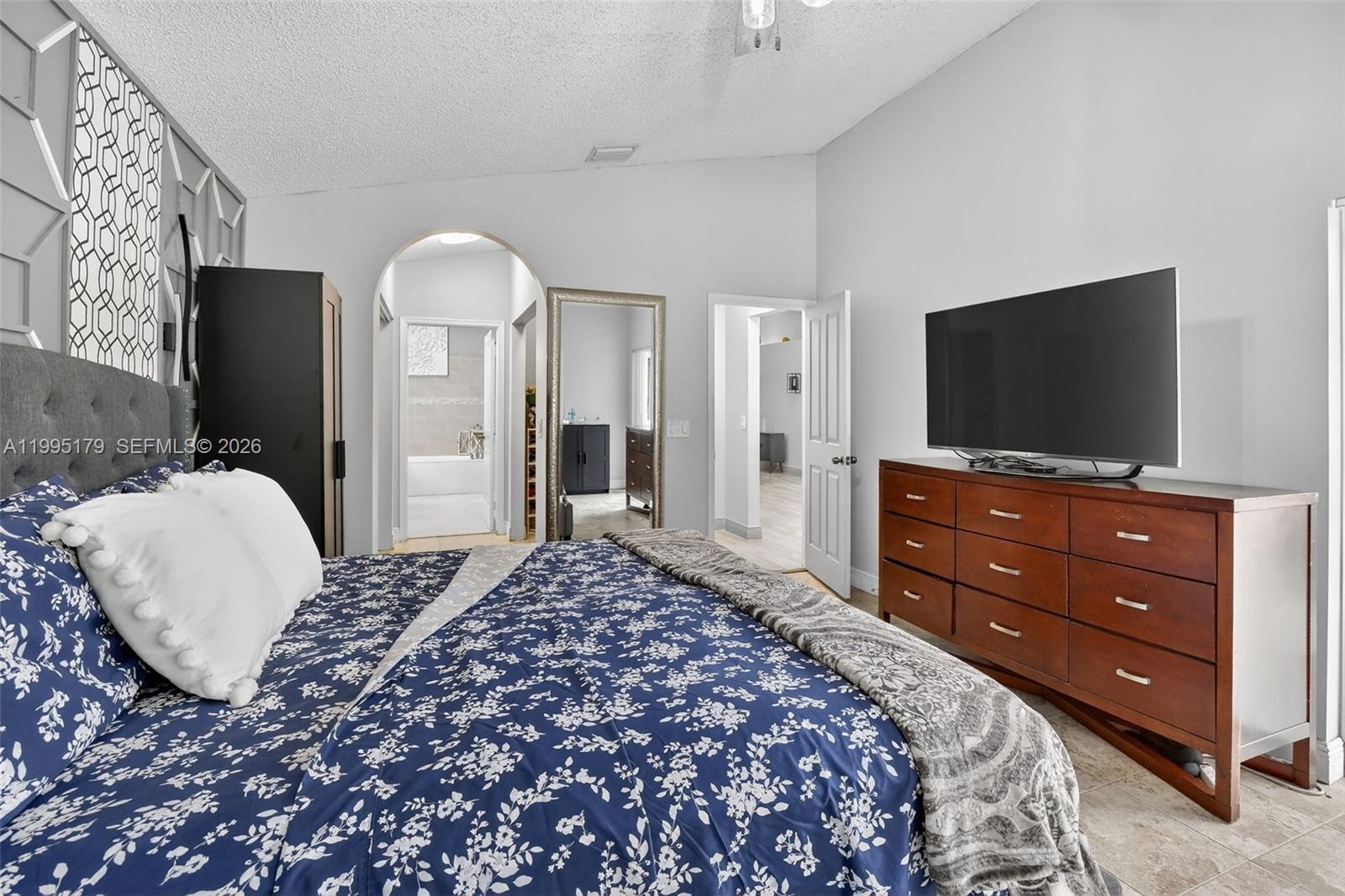 284 SW 180th Ave Pembroke Pines, FL 33029