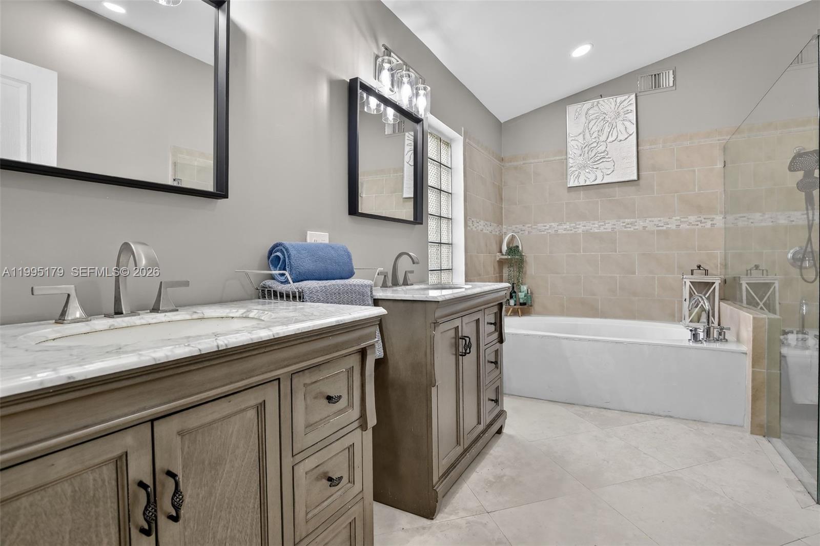 284 SW 180th Ave Pembroke Pines, FL 33029