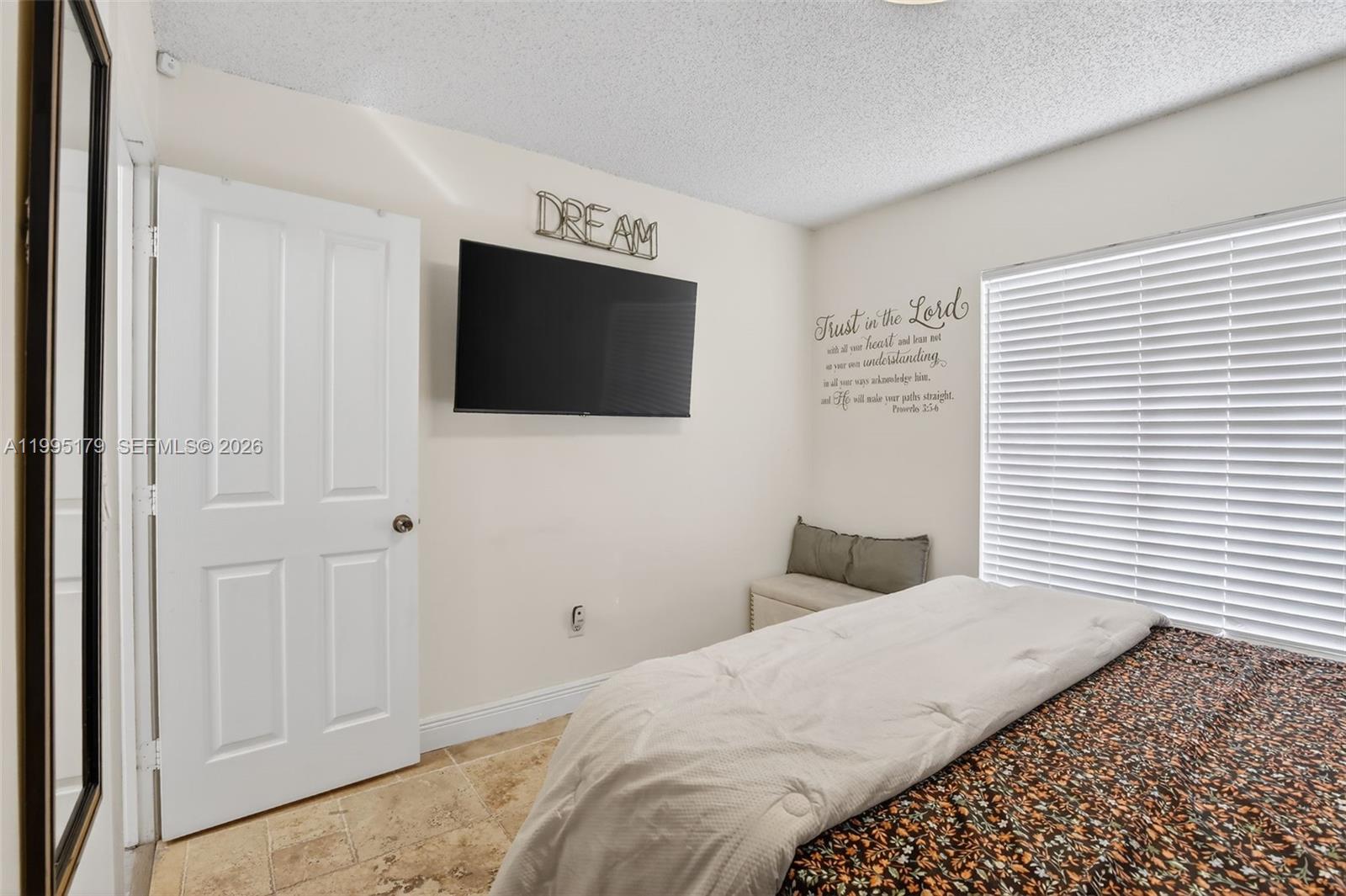 284 SW 180th Ave Pembroke Pines, FL 33029