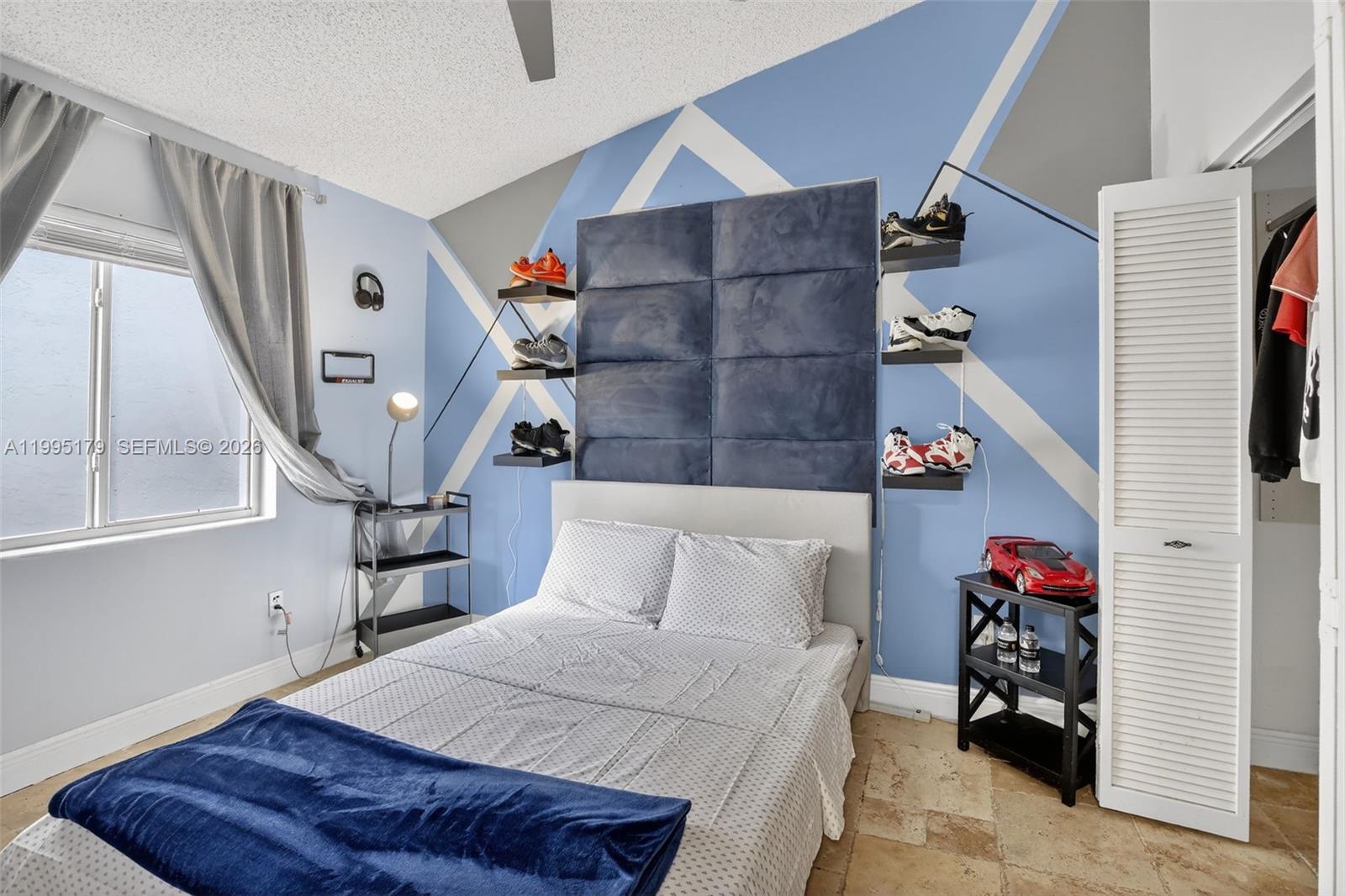 284 SW 180th Ave Pembroke Pines, FL 33029