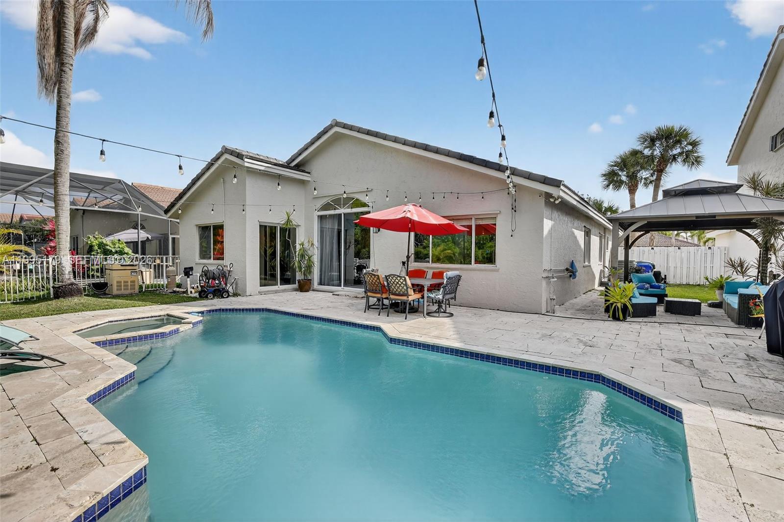 284 SW 180th Ave Pembroke Pines, FL 33029