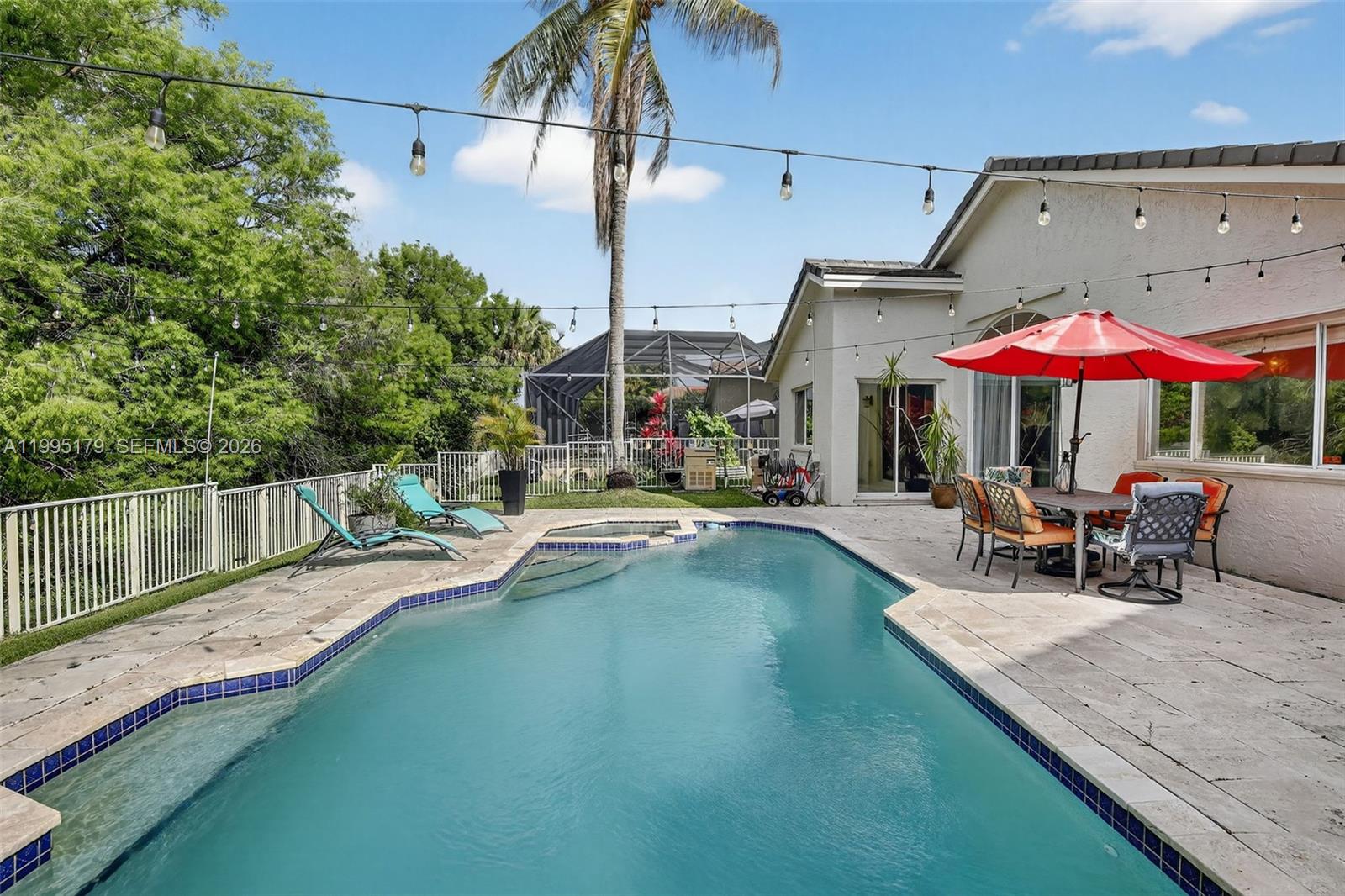 284 SW 180th Ave Pembroke Pines, FL 33029