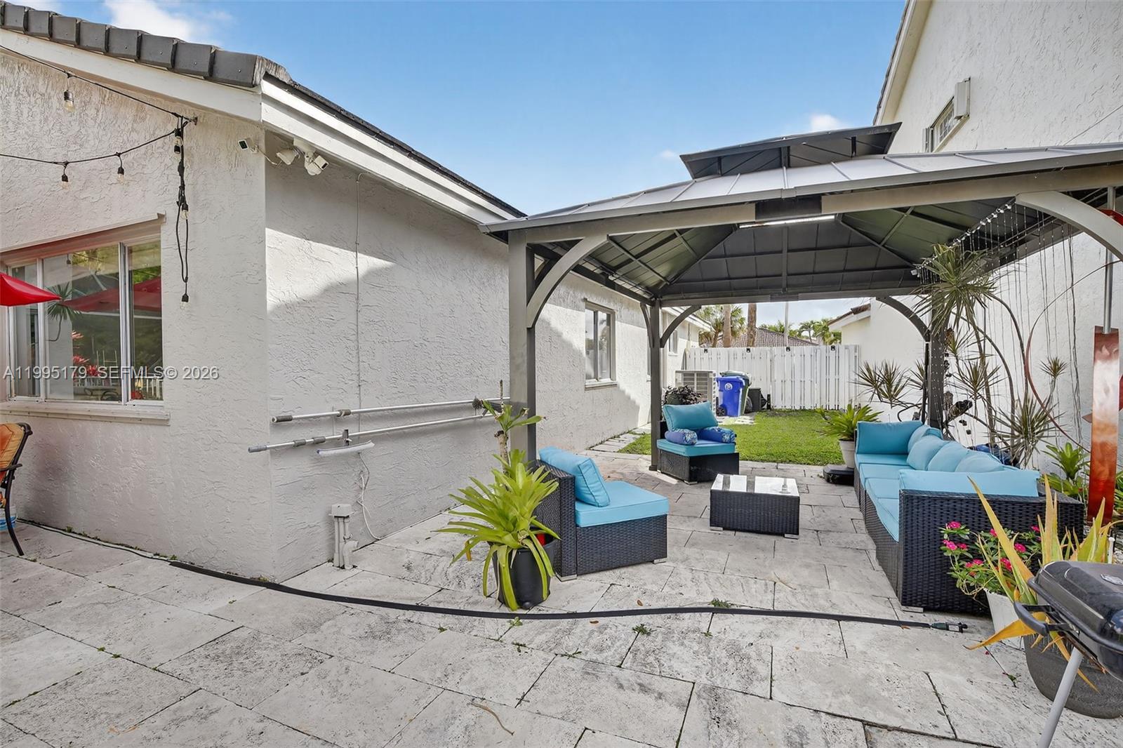 284 SW 180th Ave Pembroke Pines, FL 33029