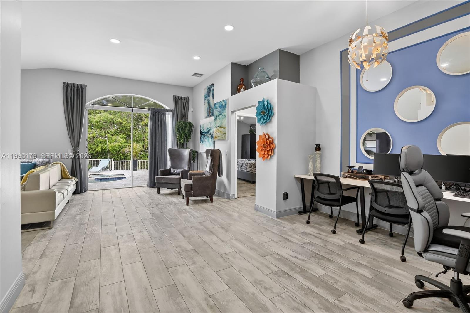 284 SW 180th Ave Pembroke Pines, FL 33029