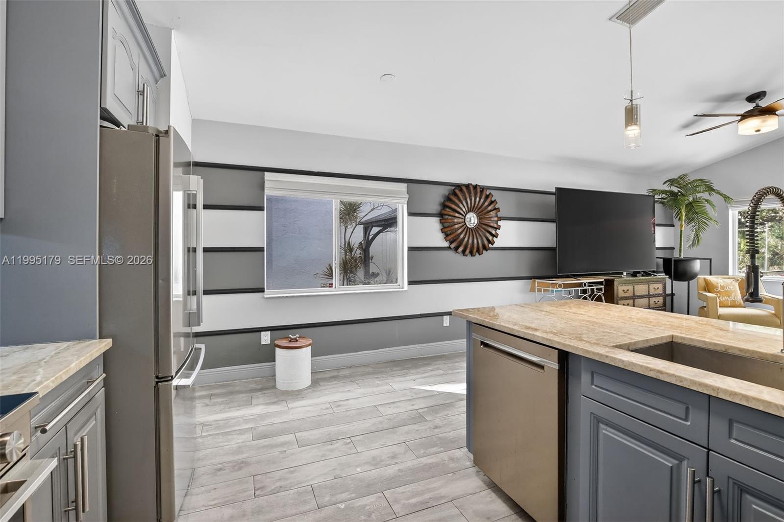 284 SW 180th Ave Pembroke Pines, FL 33029