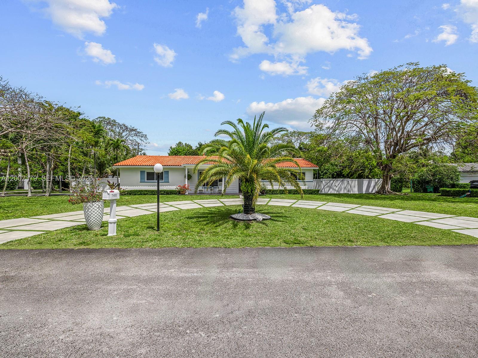 7495 SW 73rd Ter Miami, FL 33143