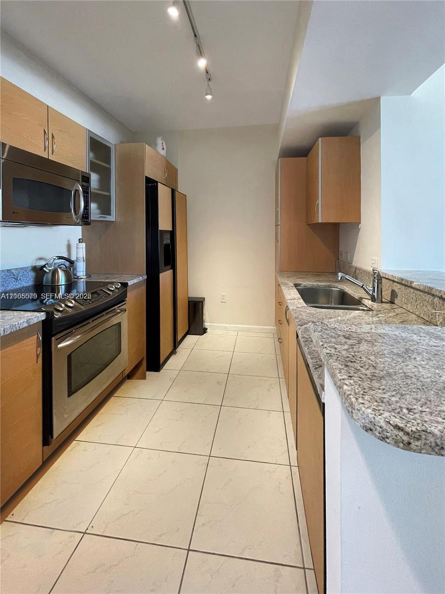 image The Venture at Aventura1