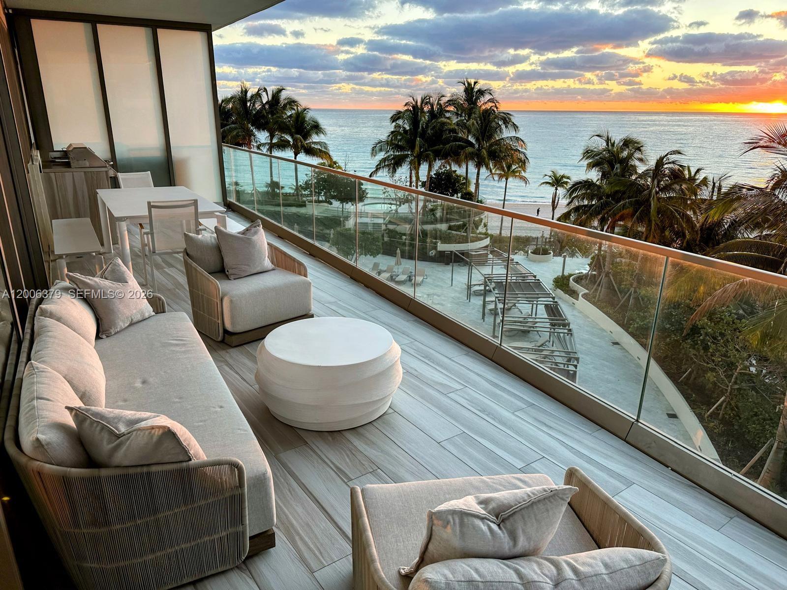 18975 Collins Ave #304