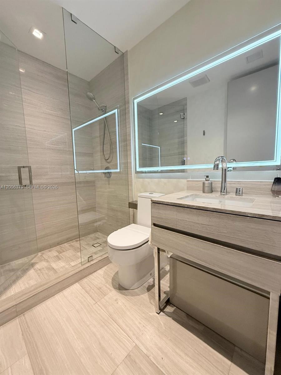 18975 Collins Ave #304 Sunny Isles Beach, FL 33160