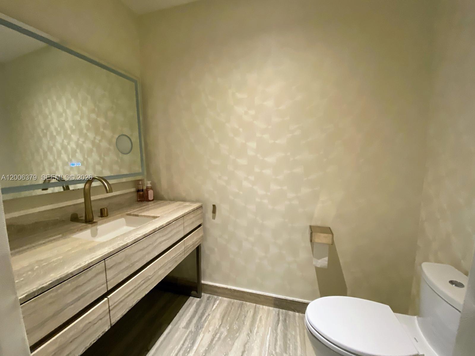 18975 Collins Ave #304 Sunny Isles Beach, FL 33160