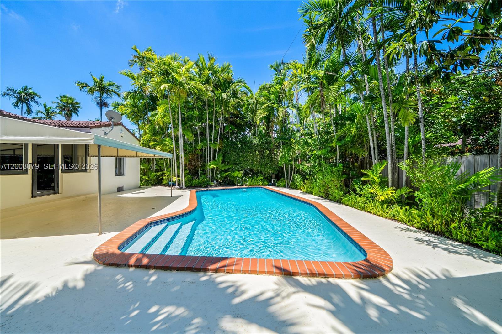 739 Lakeview Dr Miami Beach, FL 33140