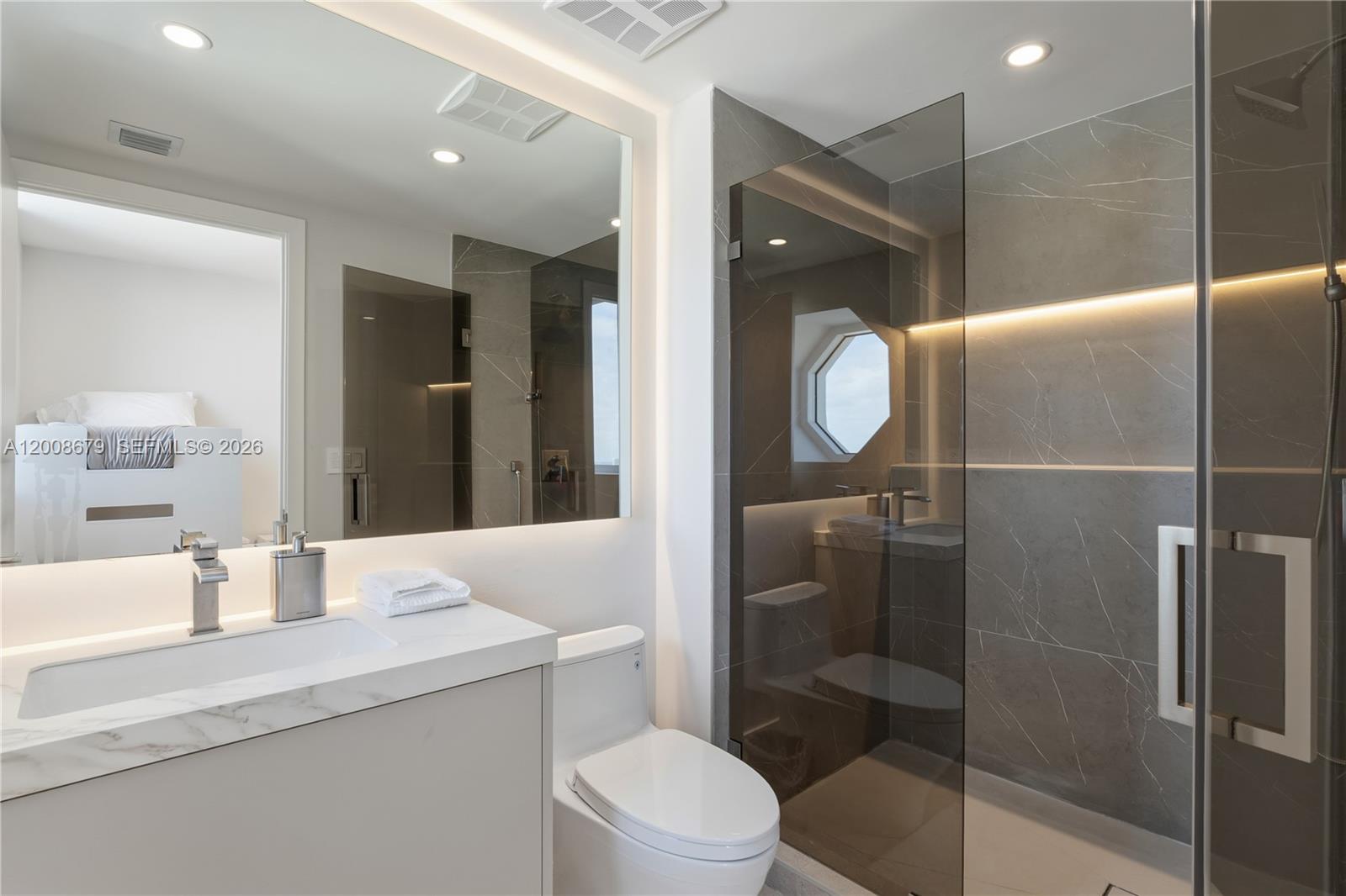 17875 Collins Ave #3906 Sunny Isles Beach, FL 33160